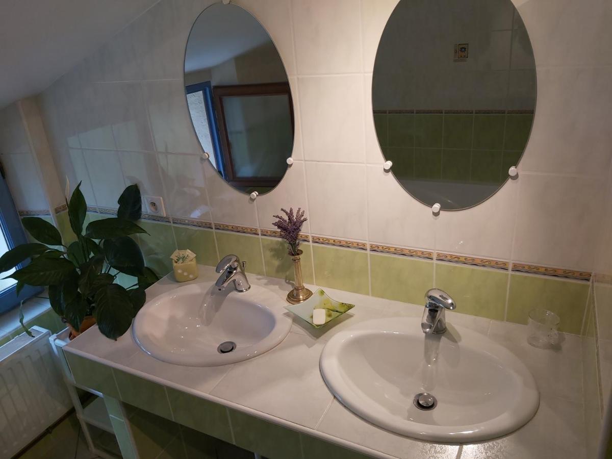 O Miroir... Sans Detour Dis-Moi Tout De Ce Sejour Francescas Exterior foto
